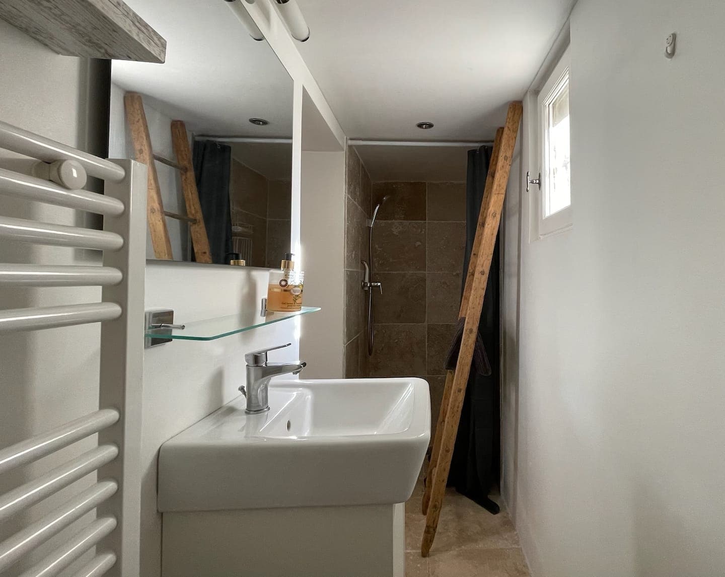 Apartment · Bad