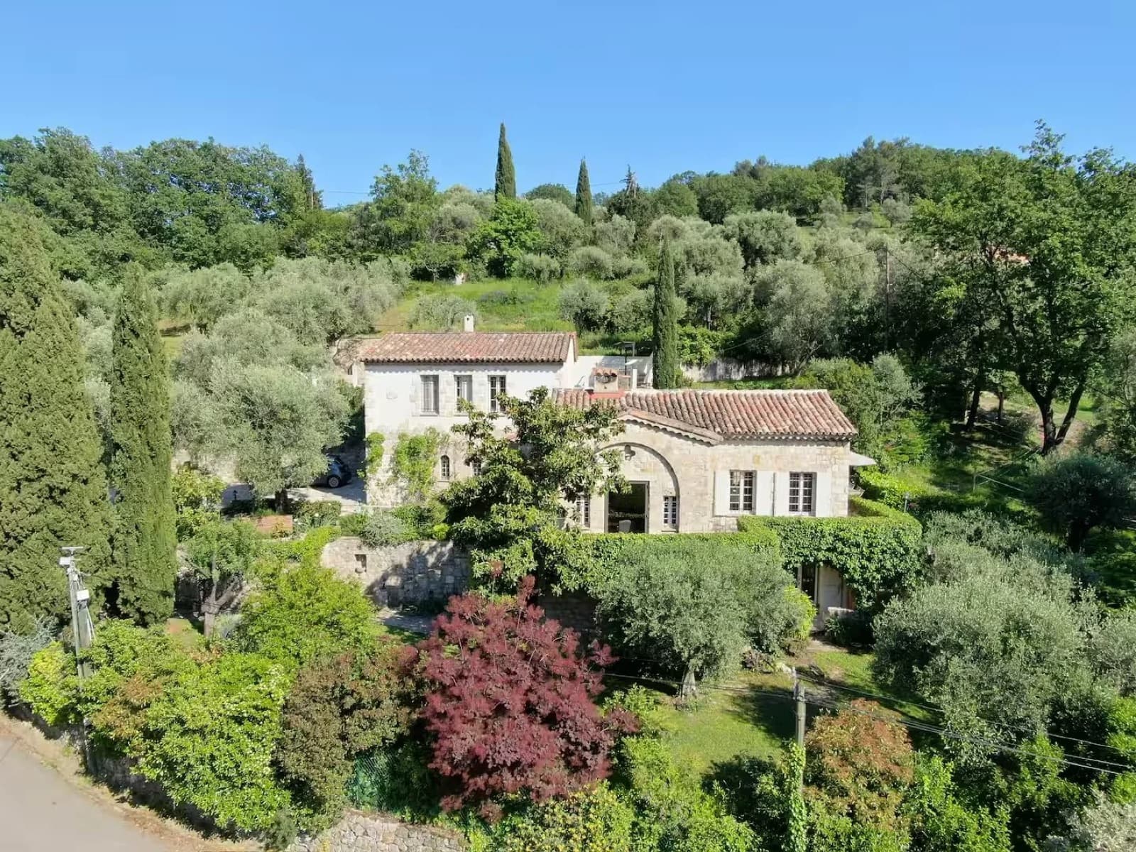Villa Notre Dame des Fleurs zwischen Oliven und Zypressen